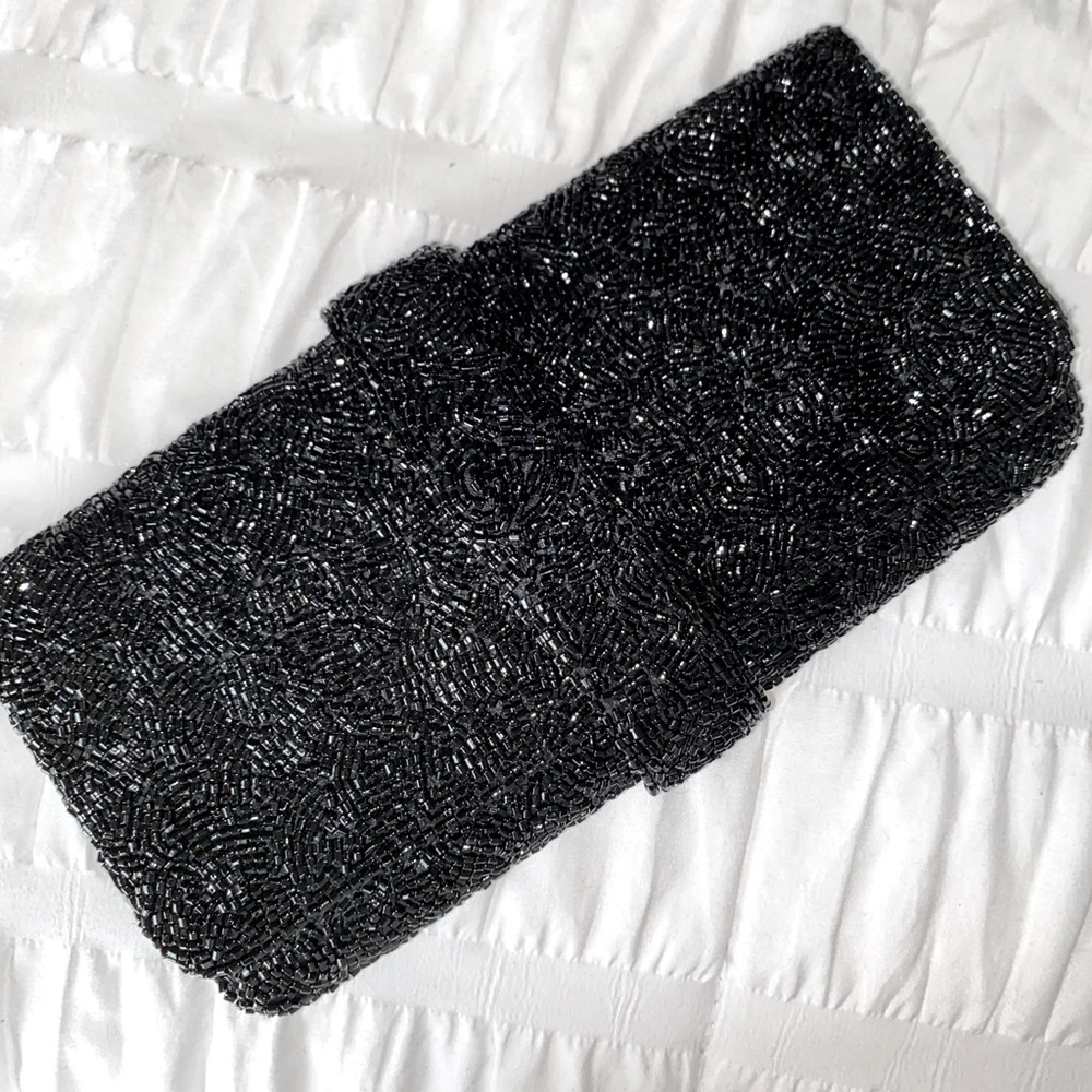 Beaded clutch